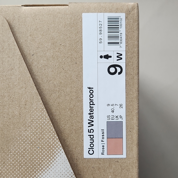 On Running Cloud 5 Waterproof Sneakers - Picture 15 of 15